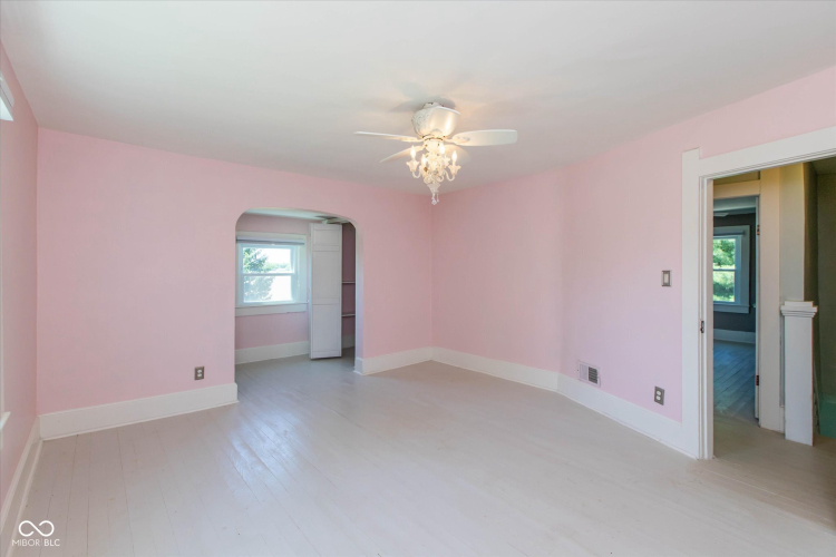 Listing Image 25