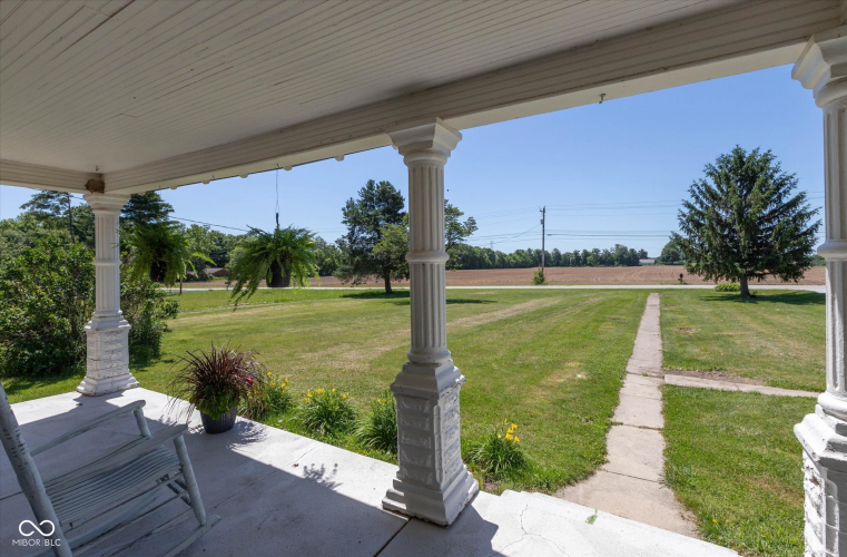 Listing Image 4