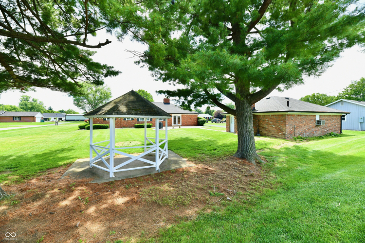 Listing Image 11