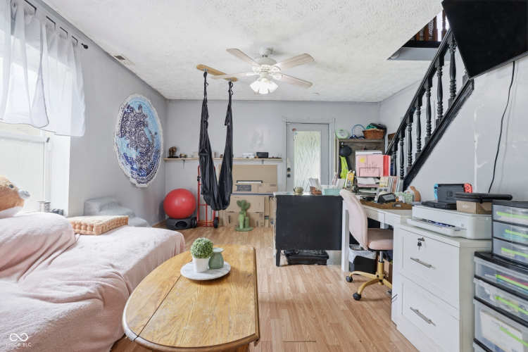 Listing Image 20