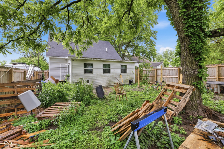 Listing Image 4
