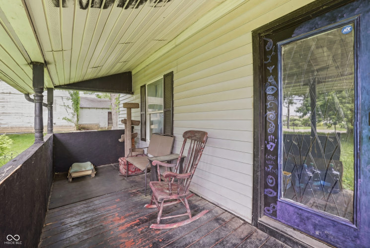 Listing Image 8