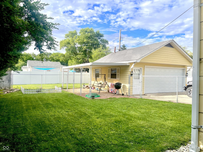Listing Image 3