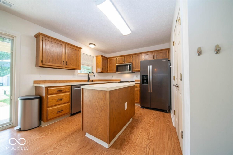 Listing Image 9