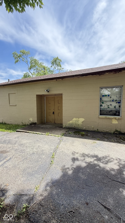Listing Image 5