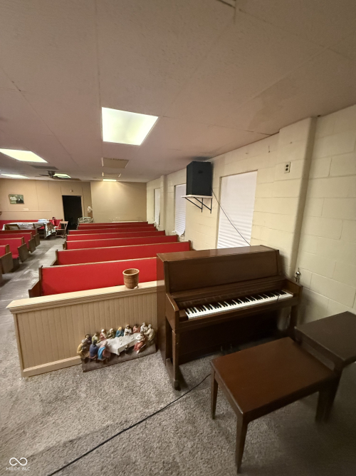 Listing Image 10