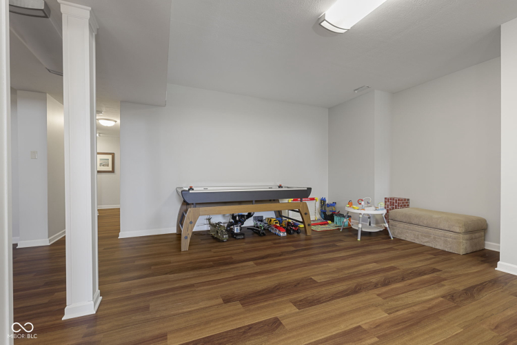 Listing Image 52