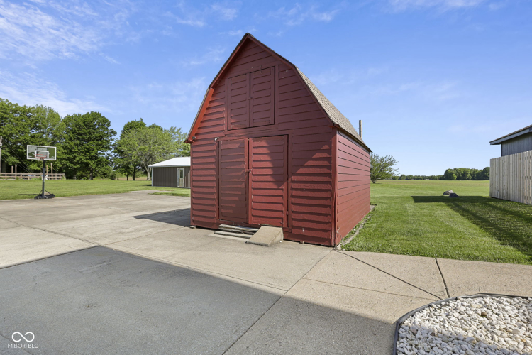 Listing Image 76