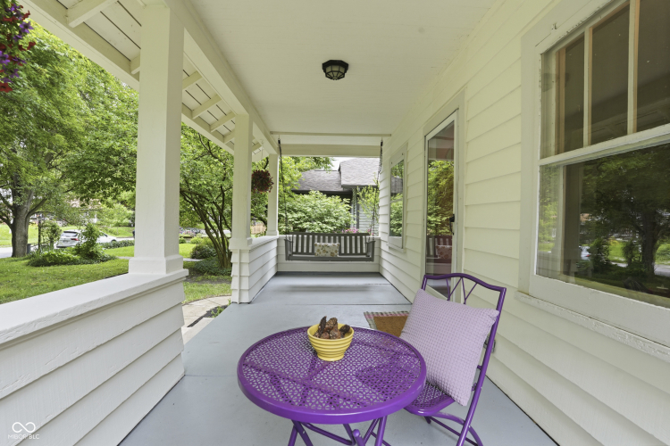 Listing Image 4