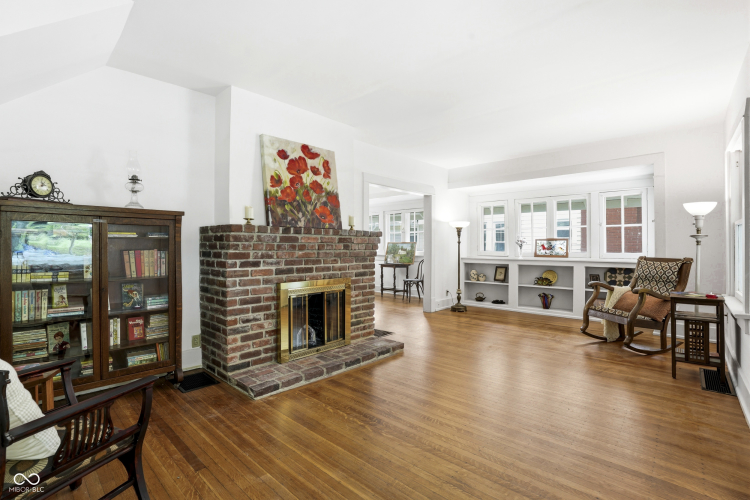 Listing Image 7