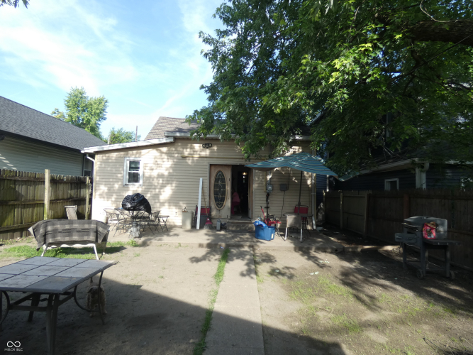 Listing Image 11