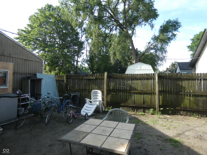Listing Image 12