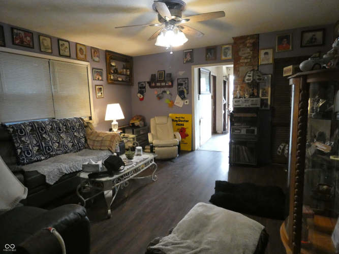 Listing Image 16
