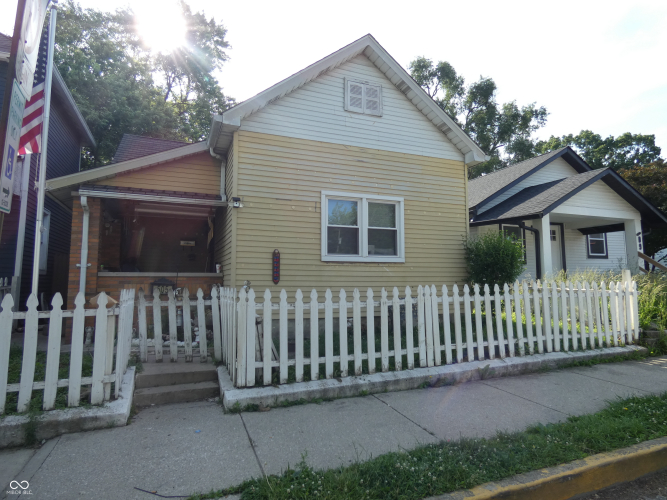 Listing Image 3