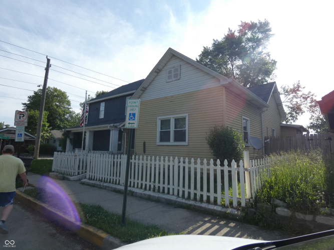 Listing Image 6