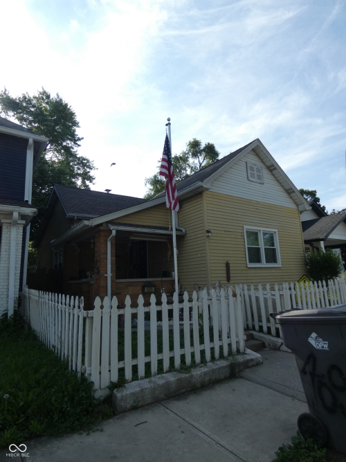 Listing Image 8