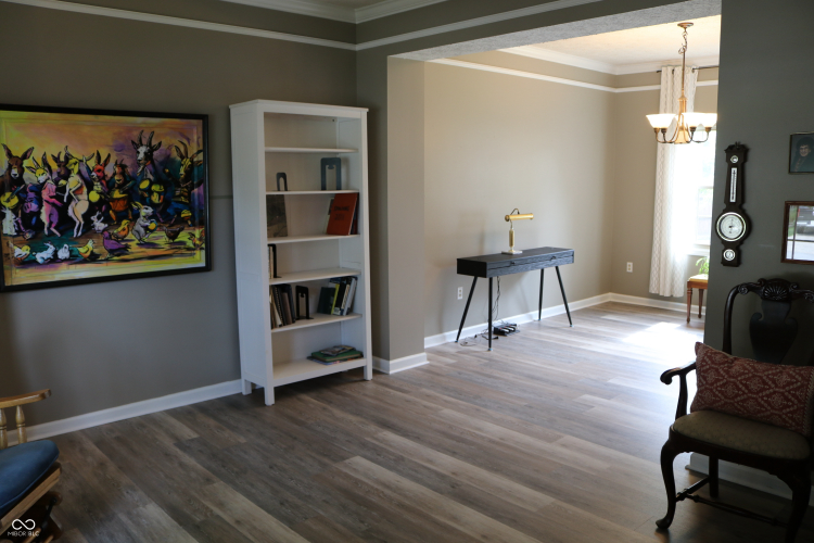 Listing Image 6