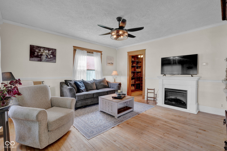 Listing Image 6
