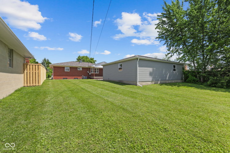 Listing Image 3