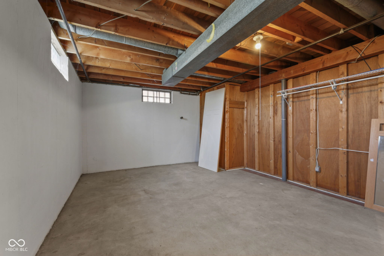 Listing Image 33