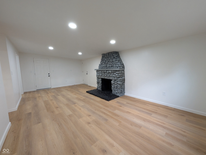 Listing Image 24