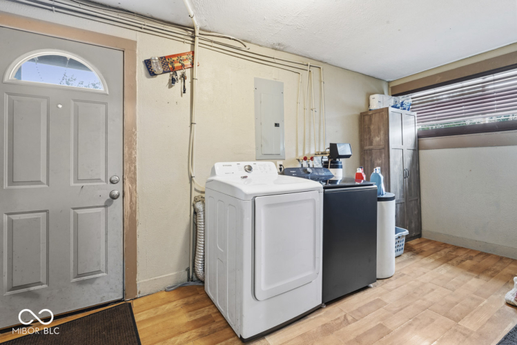 Listing Image 16