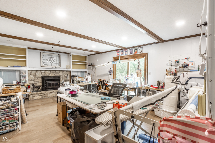 Listing Image 17