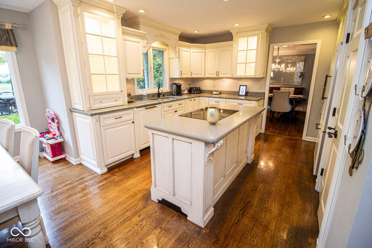 Listing Image 12