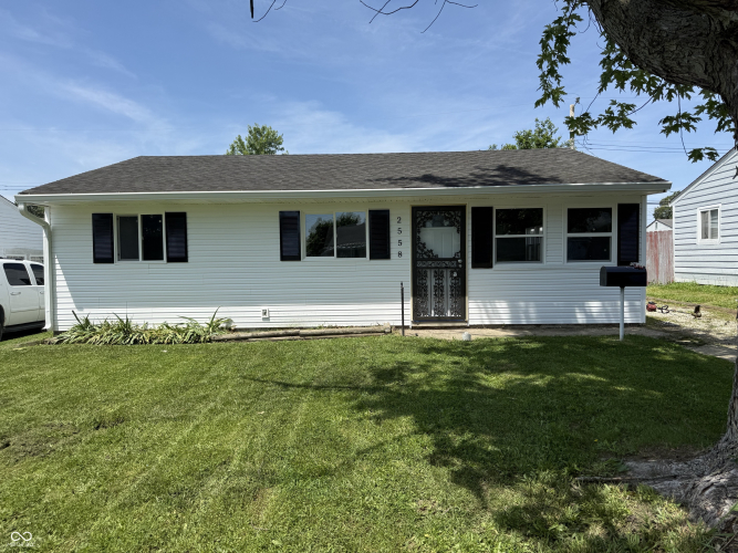Listing Image 4