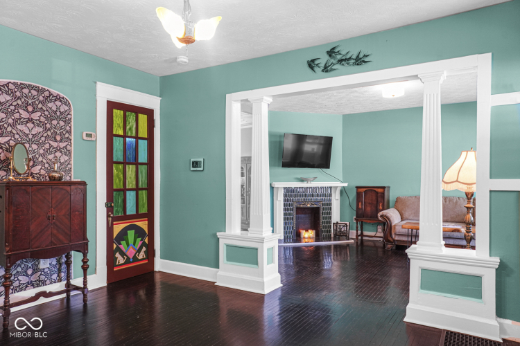 Listing Image 7