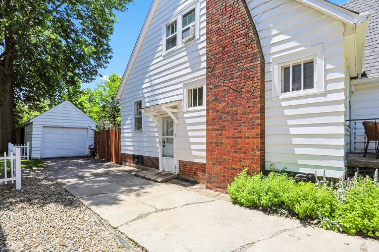 Listing Image 54