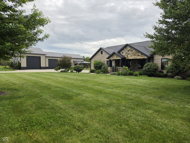 Listing Image 5