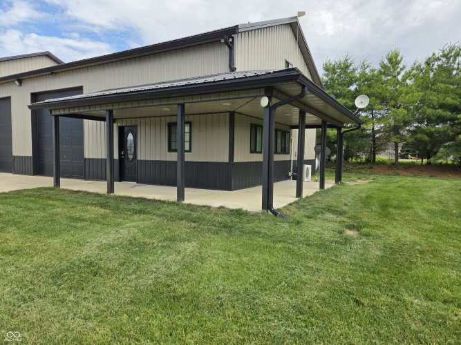 Listing Image 6