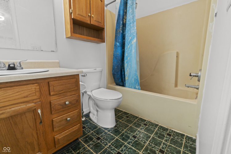 Listing Image 17