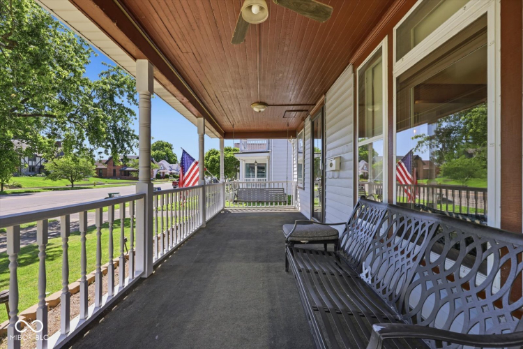 Listing Image 6