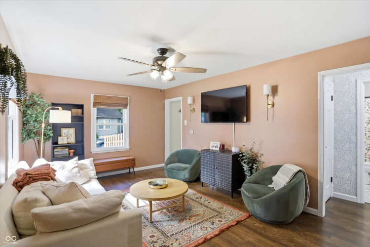 Listing Image 7