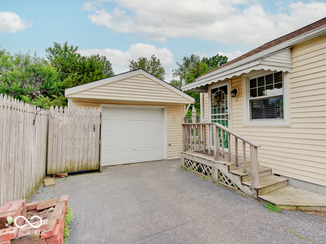 Listing Image 32