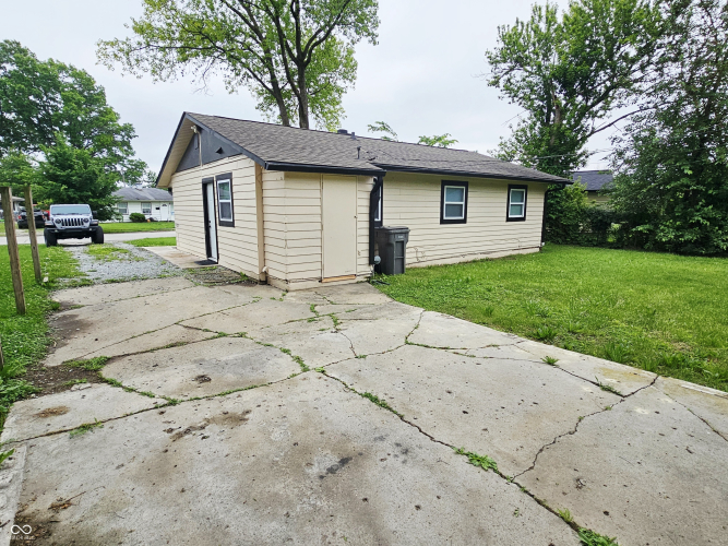 Listing Image 9