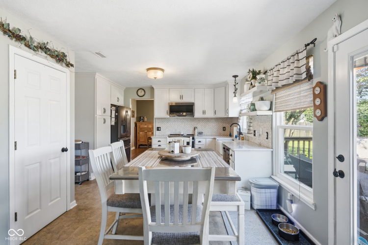 Listing Image 13
