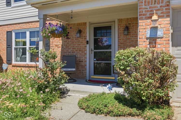Listing Image 4
