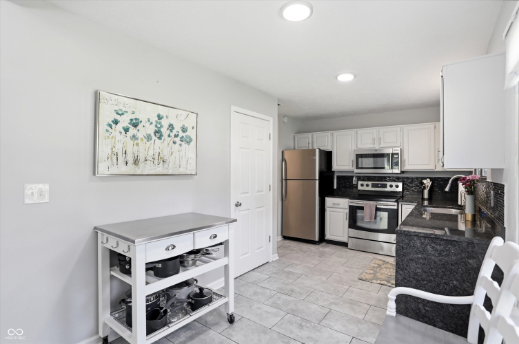 Listing Image 18