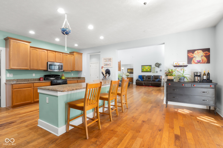 Listing Image 16