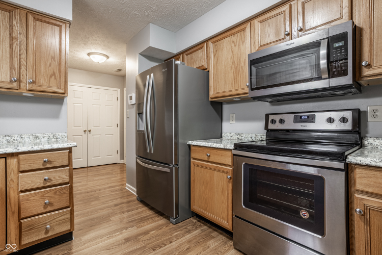 Listing Image 19