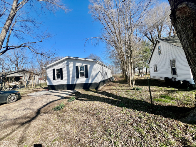 Listing Image 4