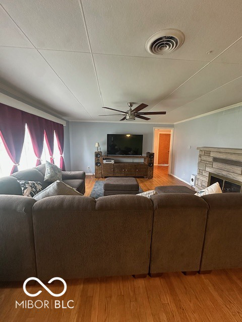 Listing Image 12