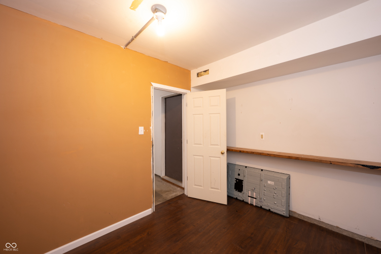 Listing Image 33
