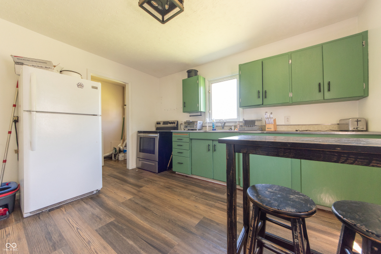Listing Image 5