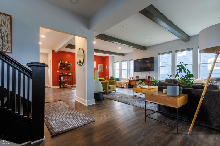 Listing Image 11