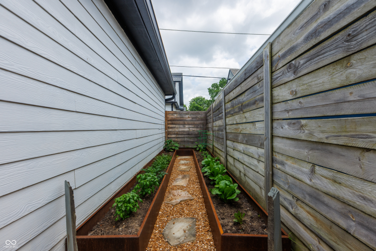 Listing Image 64