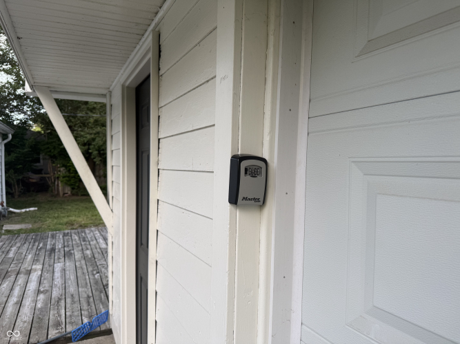 Listing Image 11